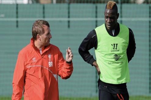 بالوتيلي يهاجم مدرب ليفربول السابق: كان كارثة